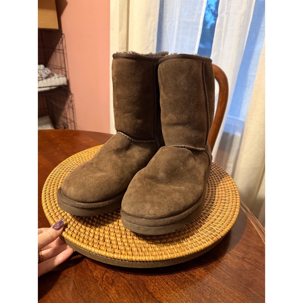 UGG Australia Classic Short 5825 Chocolate Brown Suede Sheepskin Boots Womens 10